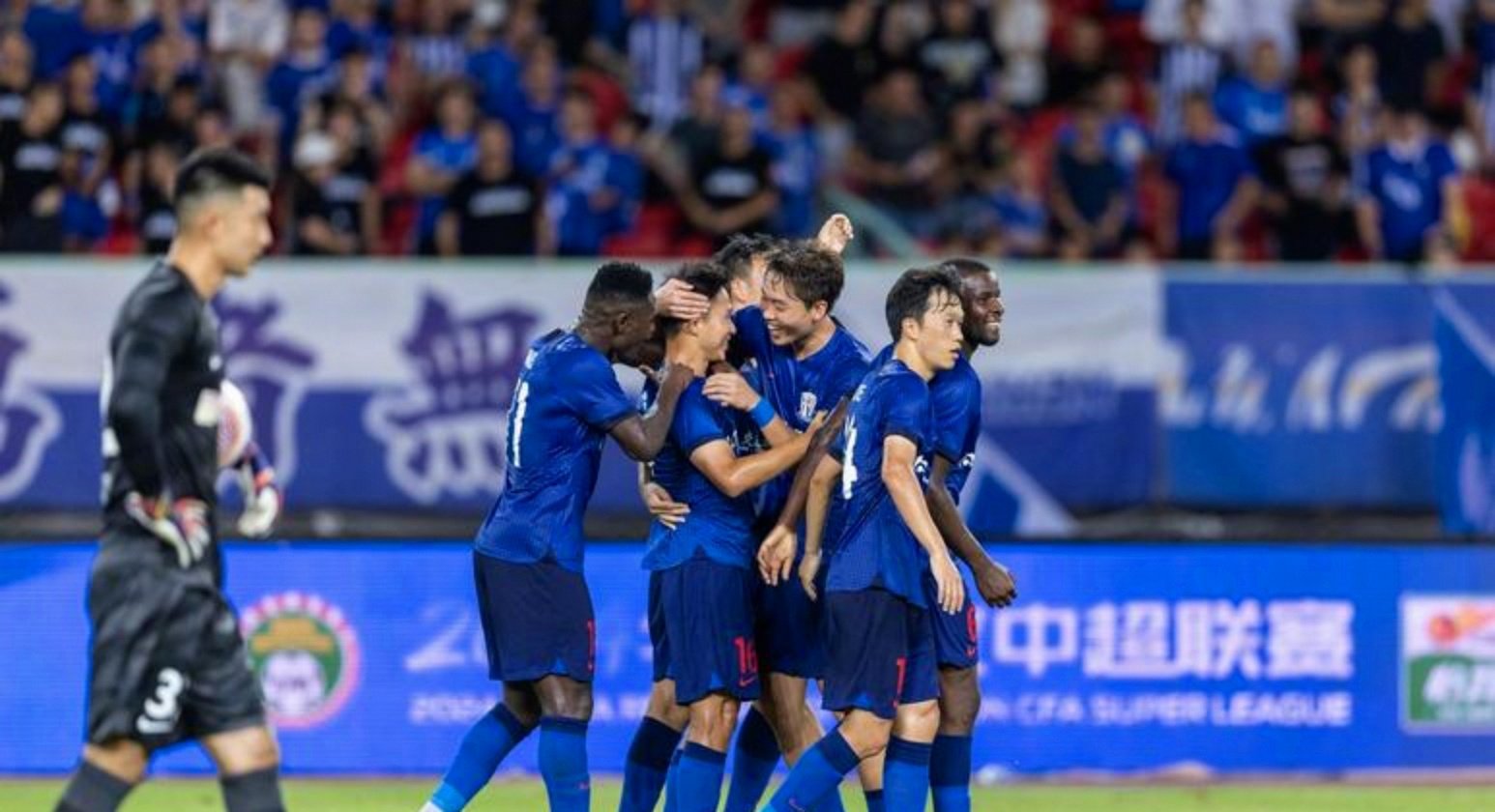 新奥尔良鹈鹕迎中超关键赛，关键时刻遗憾出局，球迷炸锅，赛季目标并未改变的简单介绍