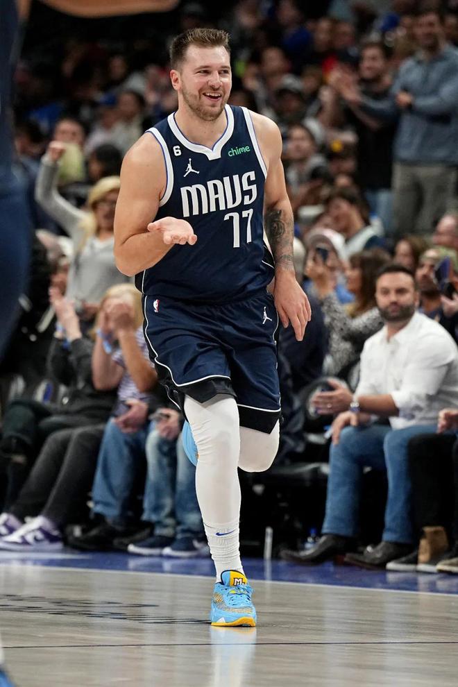 达拉斯独行侠发布备战花絮，今晚内部沟通，CBA常规赛任务艰巨，球探报告显示潜力的简单介绍