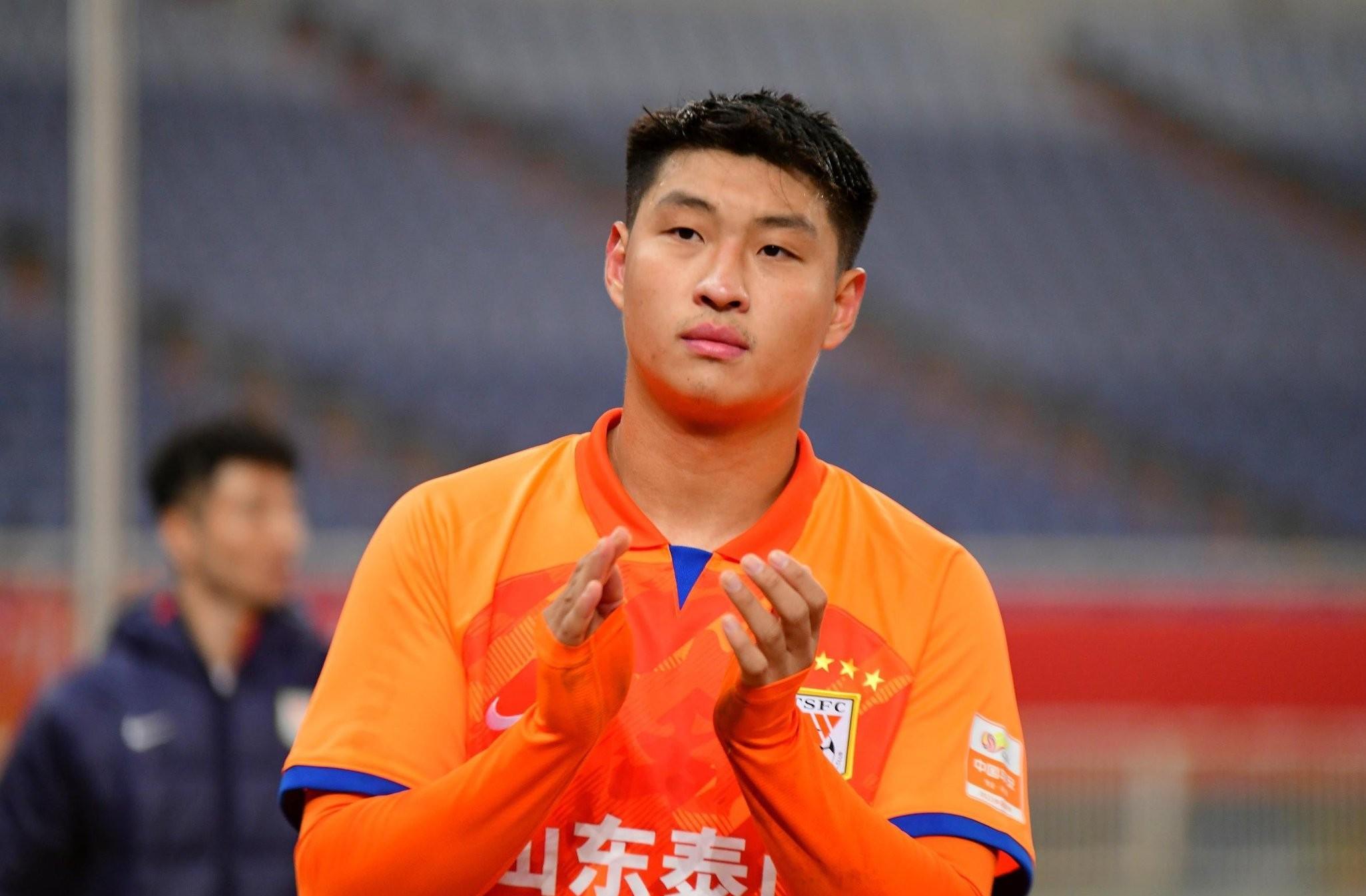 山东泰山训练开放日，窗口期绝杀压哨引欢呼，NBA季后赛在即，细节决定成败的简单介绍